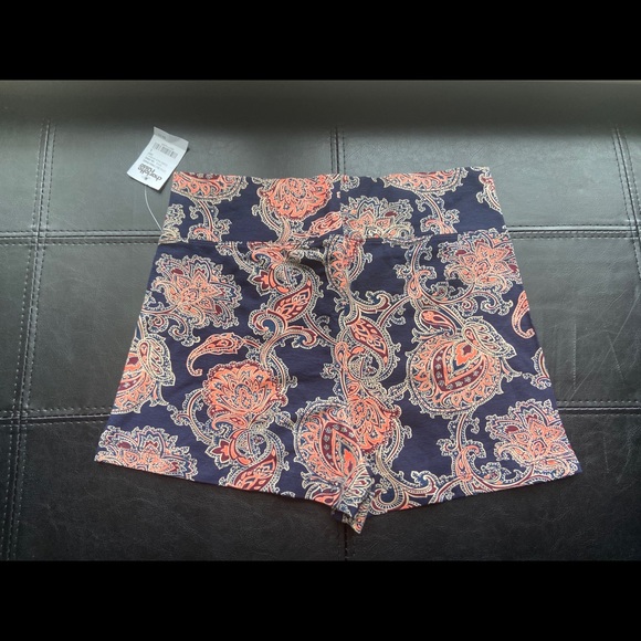 Printed Stretchy Shorts - Picture 1 of 2